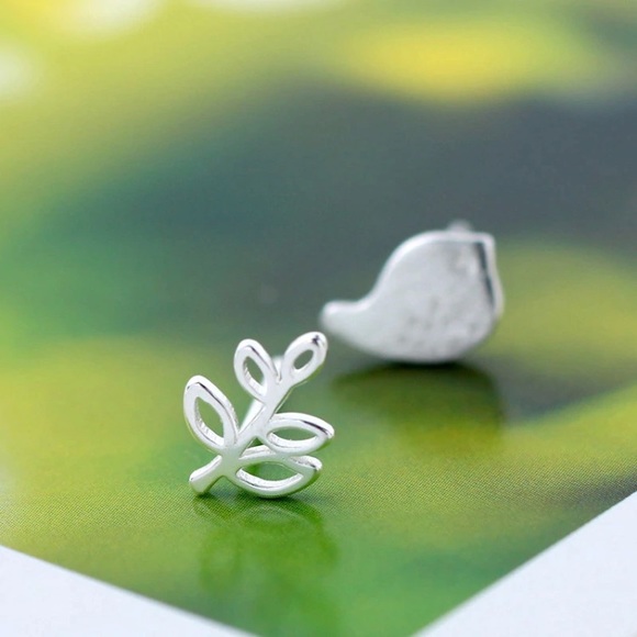 Bird Leaf Stud Earrings - Picture 3 of 5